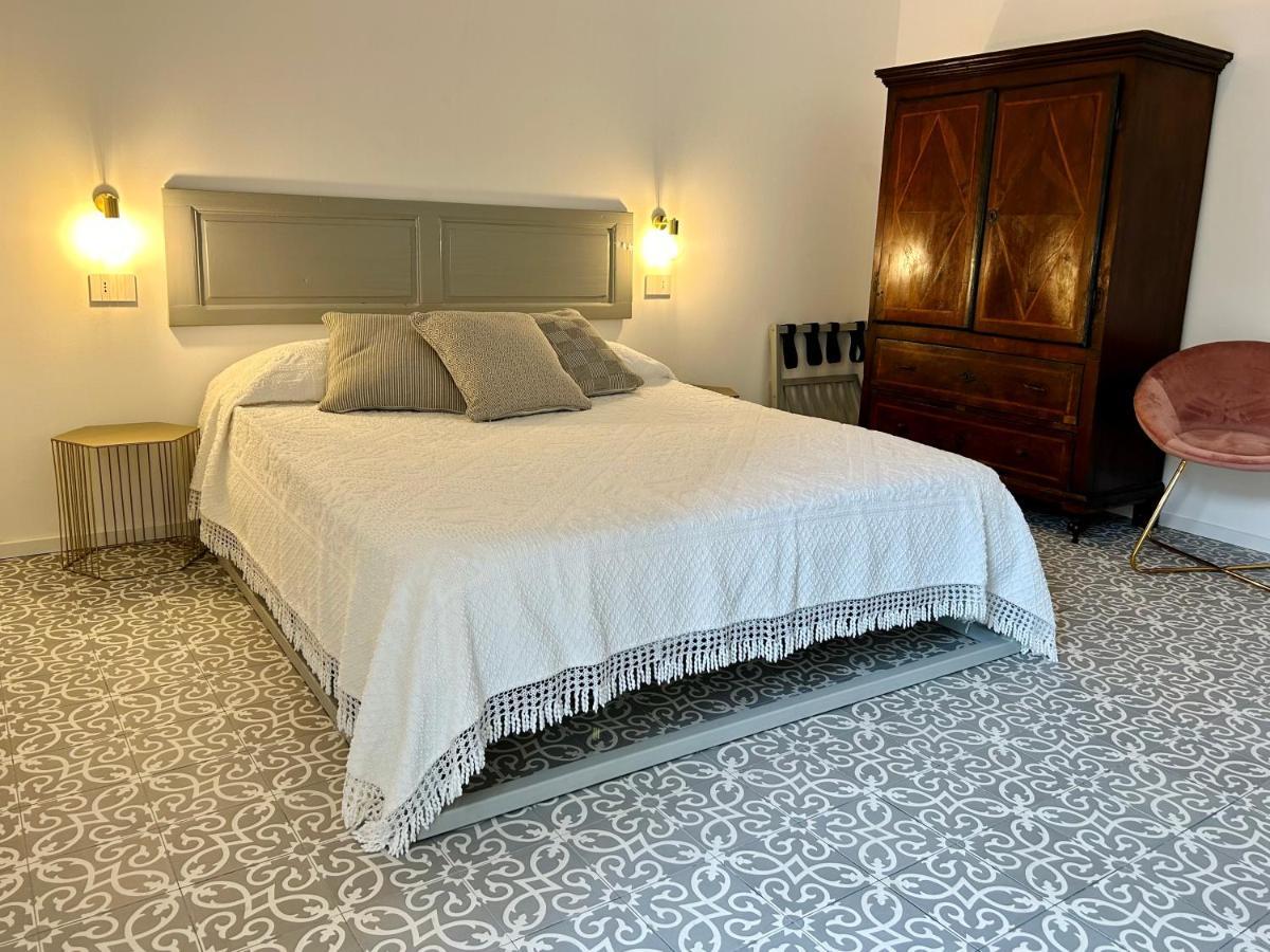 Palazzo Ma.Ri.Lu. Hotel Càbras Eksteriør billede
